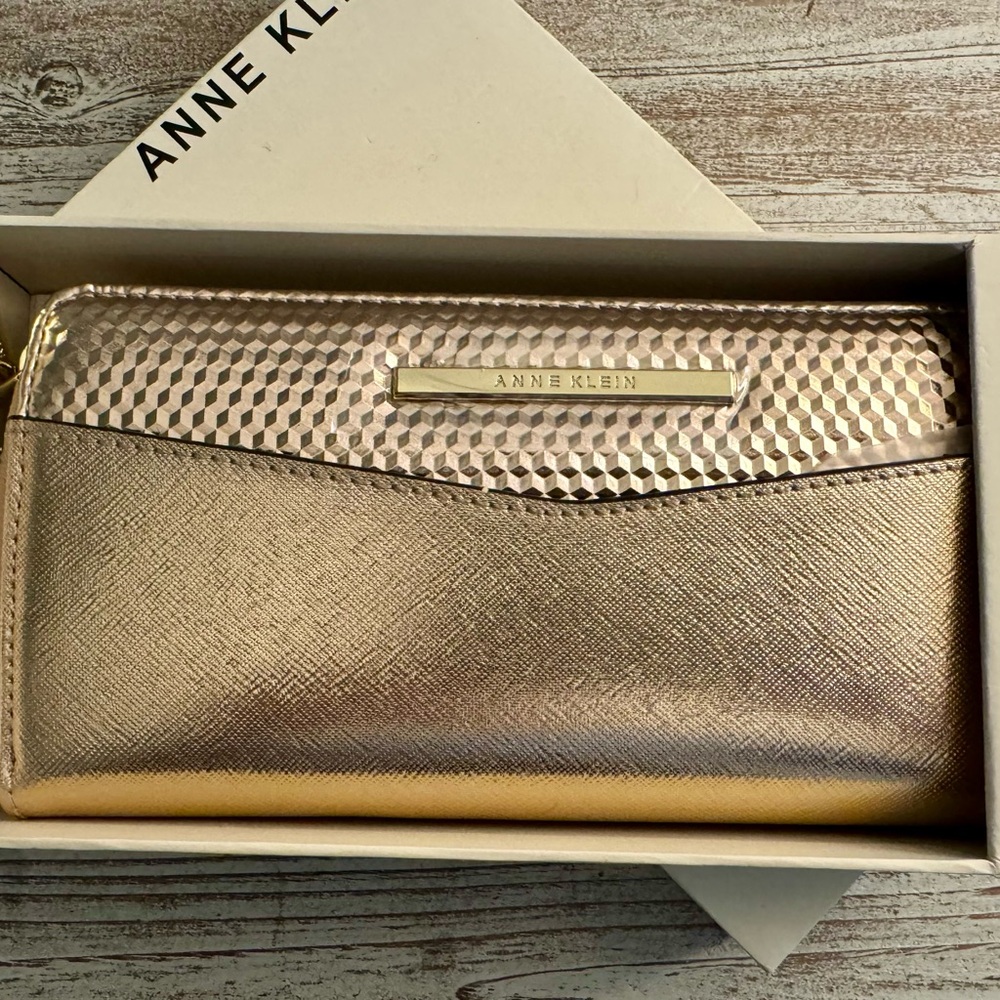 NEW Anne Klein wallet